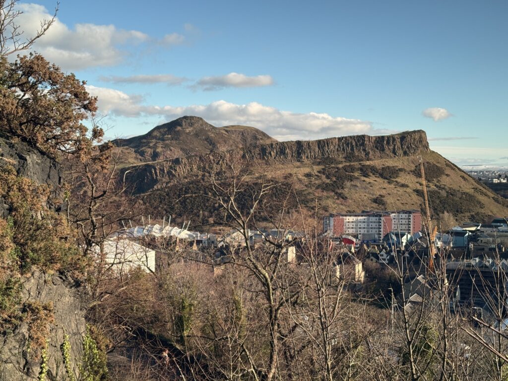 Pohled na Arthur's Seat